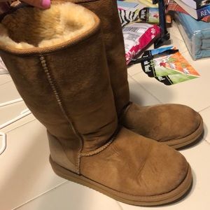 Warm fuzzy boots size 6